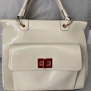 Selling my brand new Alberta dicanio cream handbag. Price to sell